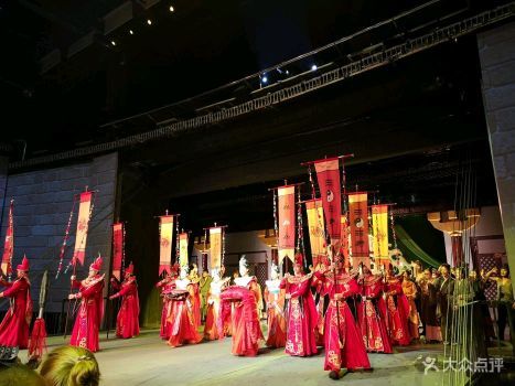 《沙坡头盛典》沉浸式魔幻情景演出