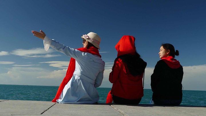 特别是翡翠湖,把我们带到了一个最美的坑,拍的照美得不得了,朋友都说