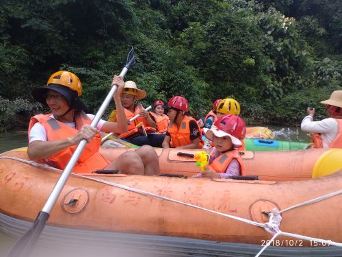 平果鸳鸯滩漂流景区