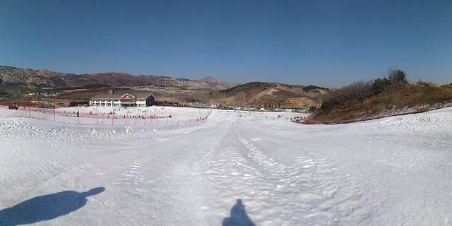 青岛融创藏马山滑雪场