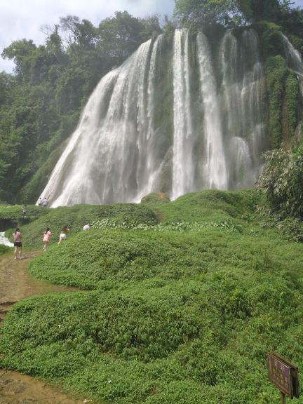 靖西三叠岭瀑布
