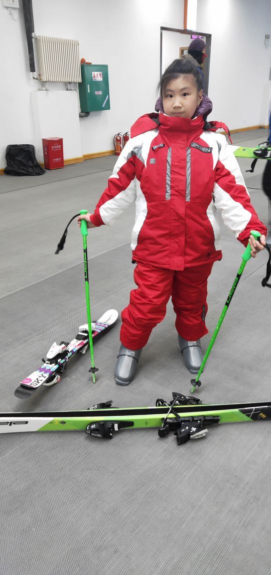 桂林天湖冰雪世界滑雪场