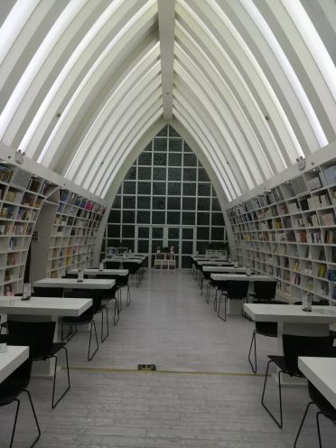 钟书阁(松江泰晤士小镇店)