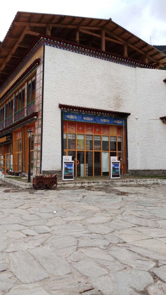 鲁朗花海牧场景区