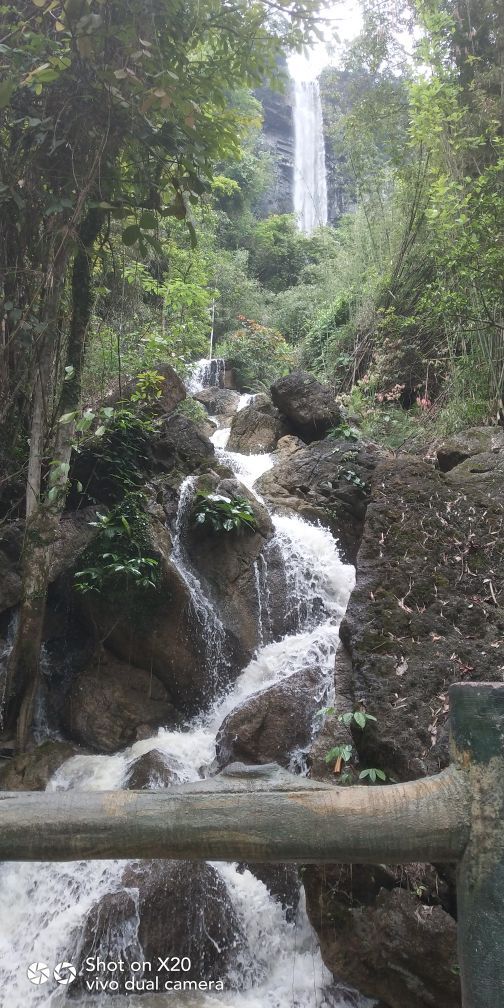 牛角寨瀑布景区