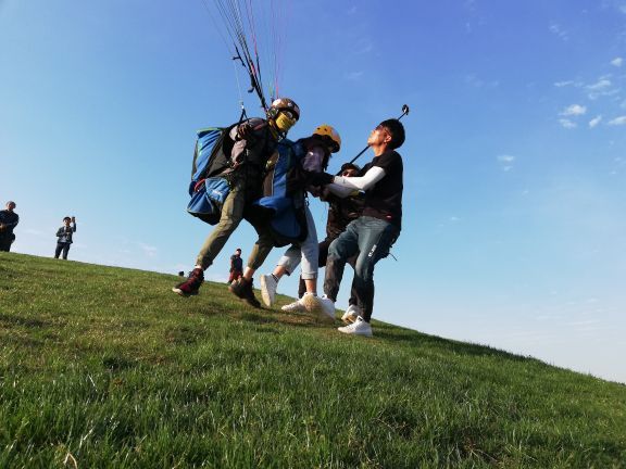 花山滑翔伞基地