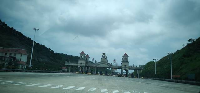 瑶寨九龙潭漂流