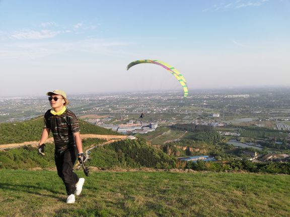花山滑翔伞基地