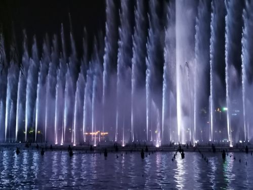 泉城夜宴明湖秀