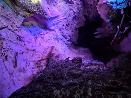 浮戏山雪花洞景区