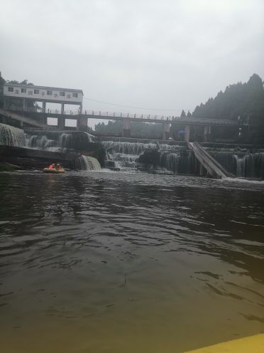 龙凤峡漂流