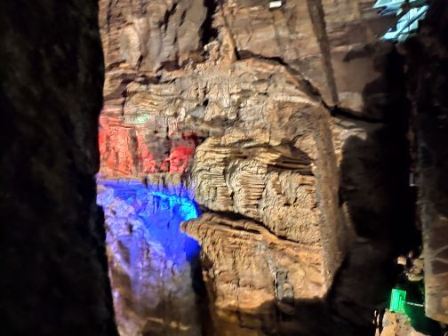 浮戏山雪花洞景区