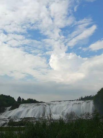 "并带我们走了几条近道，领略了不一样的风景。景区很大一天下来，对体力消耗还是有点大，虽累并愉快着_黄果树风景名胜区"的评论图片