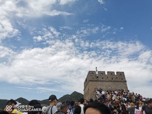 "一路服务也很好 给我们介绍沿途上的风景 没有强制消费 都说不到长城非好汉 雄伟壮观 历史瑰宝 ..._八达岭长城"的评论图片