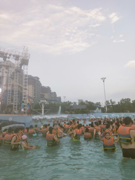 荆州海洋世界水上乐园