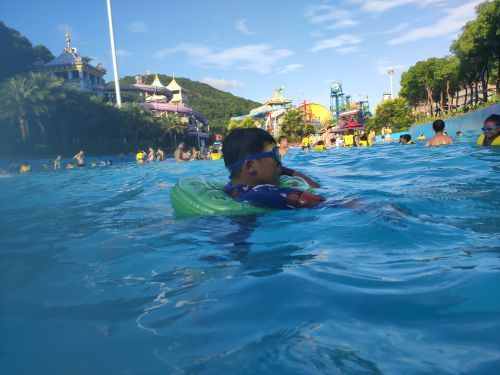 九龙山乐满地水上乐园