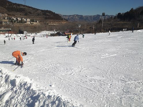 卧虎山滑雪场旅游景点攻略图