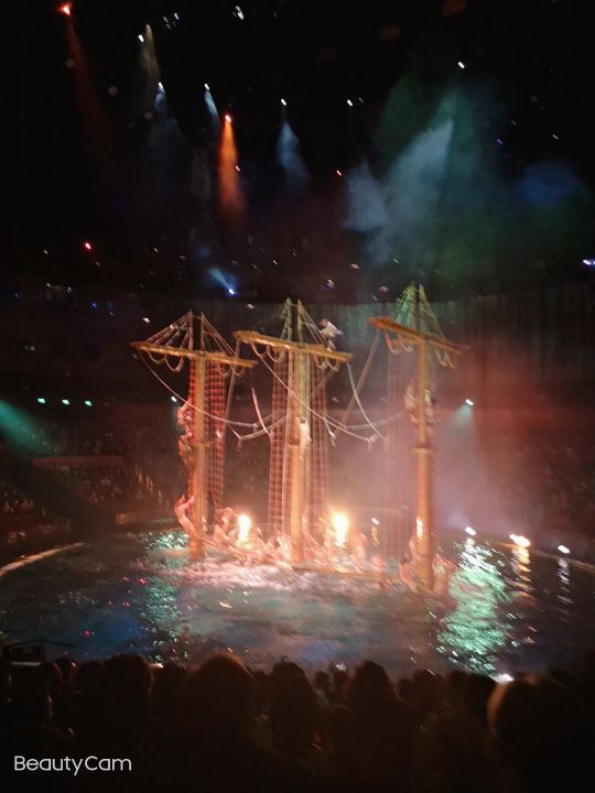 澳门新濠天地《水舞间》