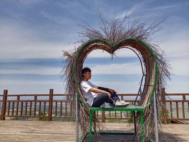 万安山七彩大峡谷