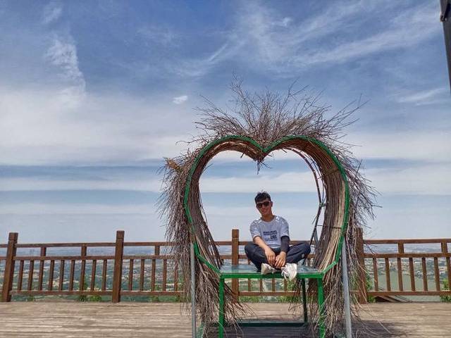 万安山七彩大峡谷