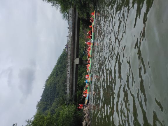 雅鲁激流探险漂流