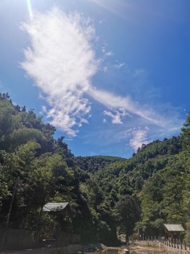 平江沱龙大峡谷