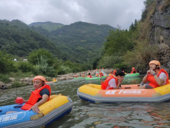 雅鲁激流探险漂流