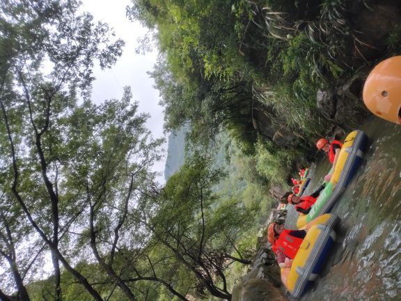 雅鲁激流探险漂流