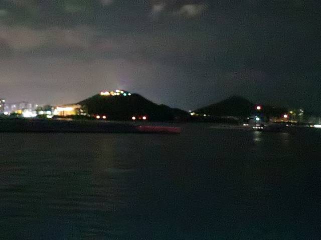夜游三亚湾