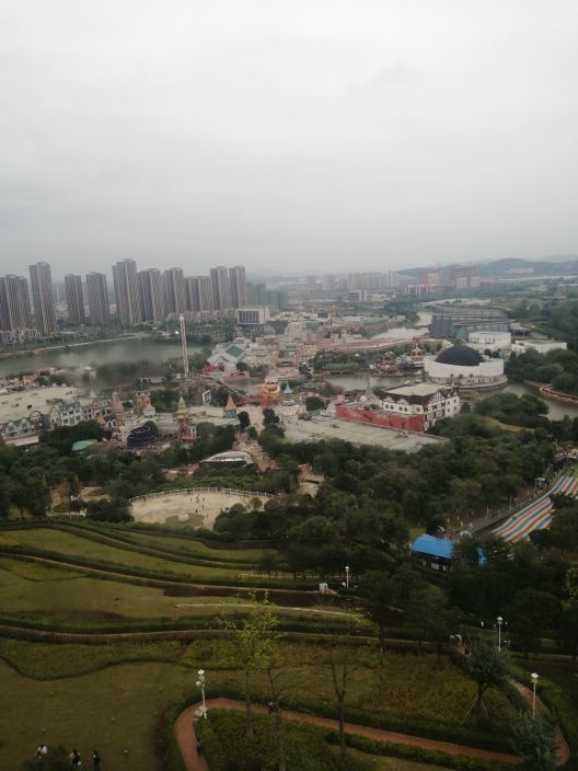 克里湾·欢乐世界