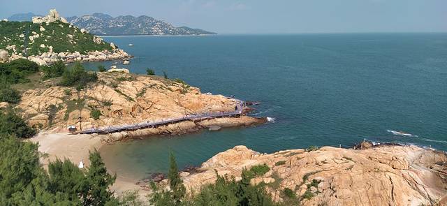 那琴半岛地质海洋公园