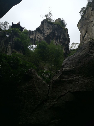 "...五个景点，只能说硐室很多，也就去了观夕硐，双门石硐和熊猫馆，途经水云硐，看了眼图标就望而却步了_长屿硐天"的评论图片