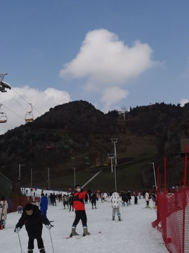 六盘水梅花山国际滑雪场