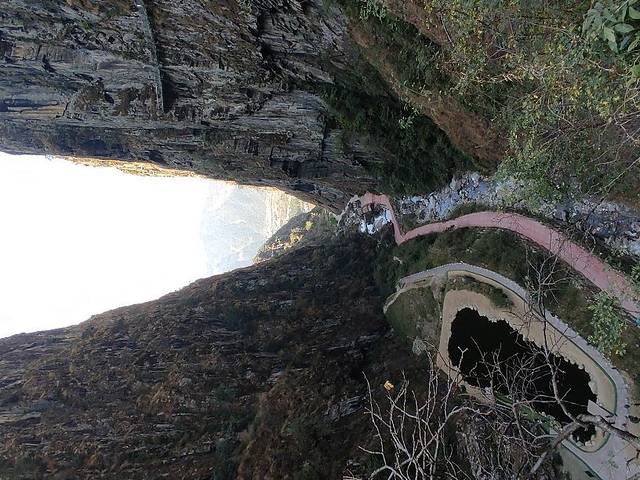 大理石门关温泉