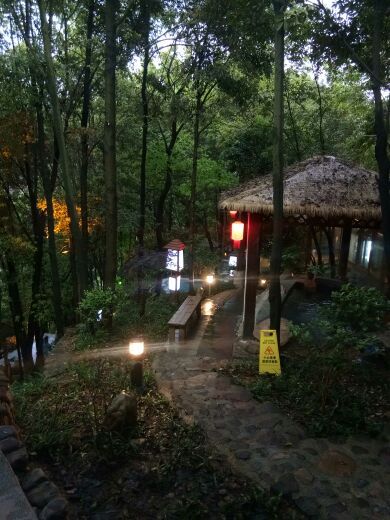 张家界万福温泉冷泉冰泉水世界