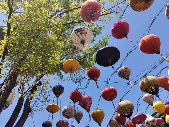 鸠兹夜游演艺小镇