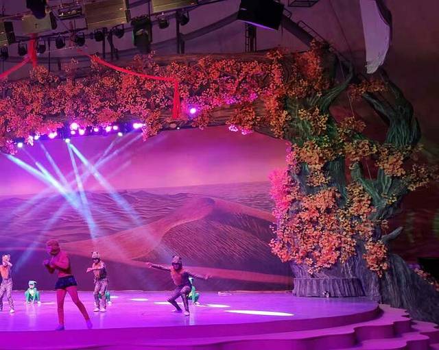 蒙亮民族风情园