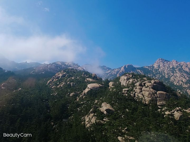 "崂山好风景，崂山——山海凌云☁️，仙山名不虚传，云雾缭绕，美女导游很热情，服务到位，下次来青岛..._青岛山一战遗址公园"的评论图片