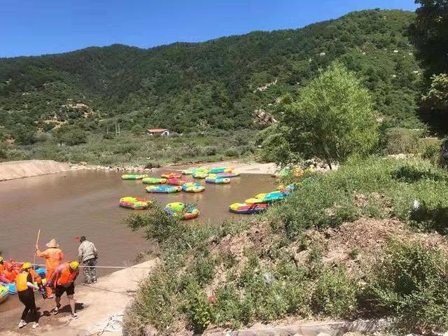 庞泉沟峡谷漂流