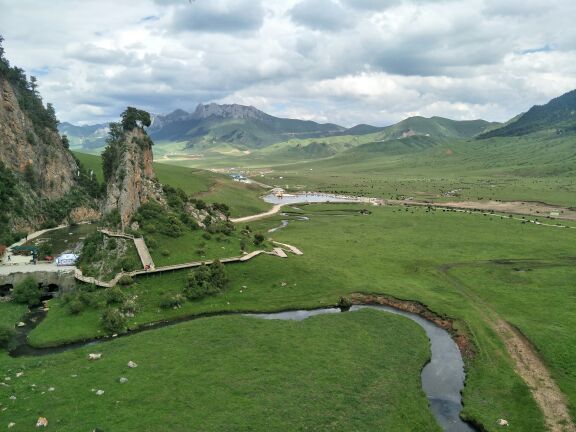 若尔盖河它温泉谷