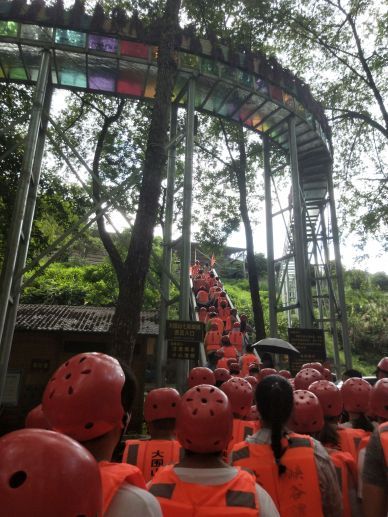 大围山峡谷漂流