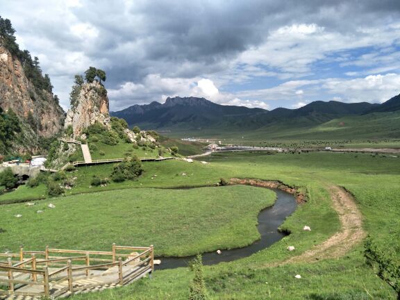 若尔盖河它温泉谷