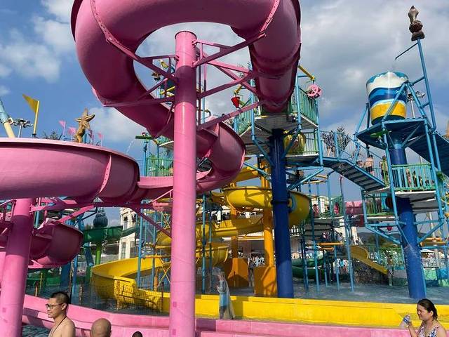 嬉戏海水上乐园