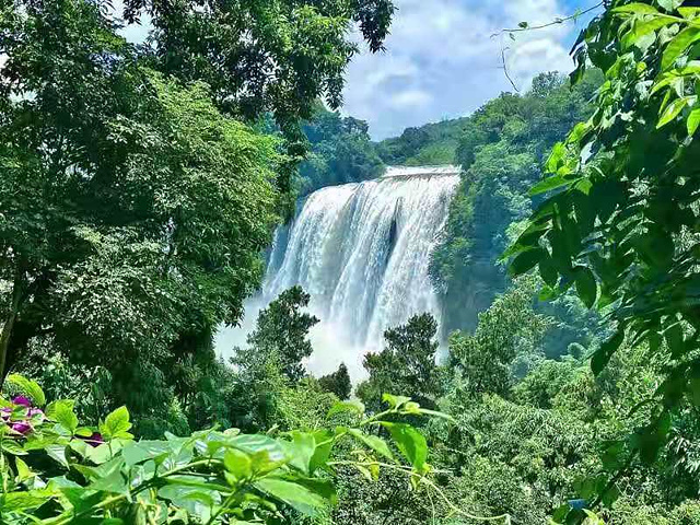 黄果树瀑布景区环境很好 空气新鲜 特别是风景 太震撼了!