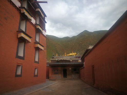 黄河羊皮筏子漂流中心