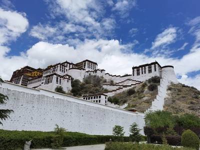 布达拉宫珍宝馆