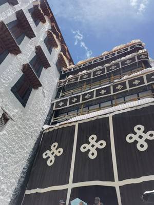 布达拉宫珍宝馆