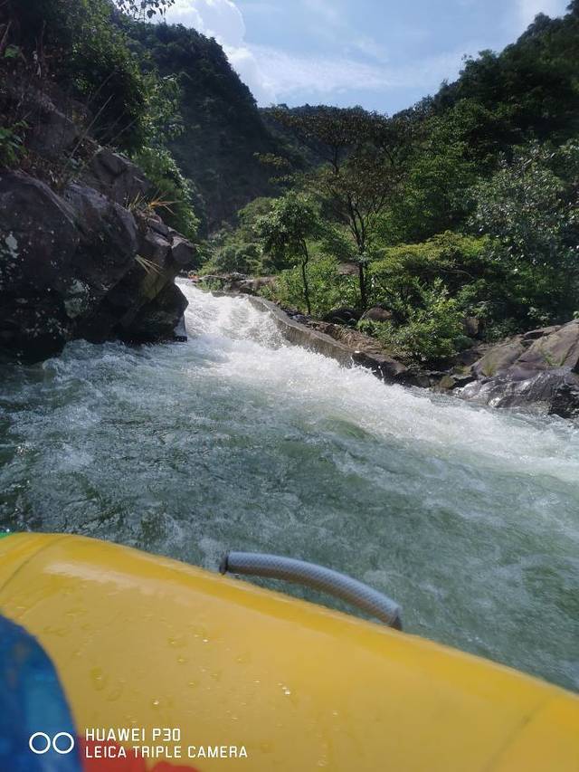 黄腾峡漂流