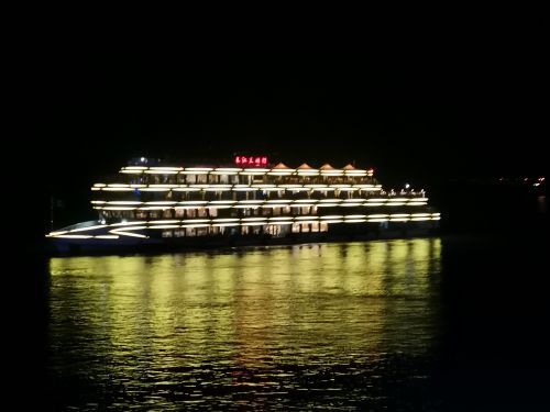 交运长江夜游游船