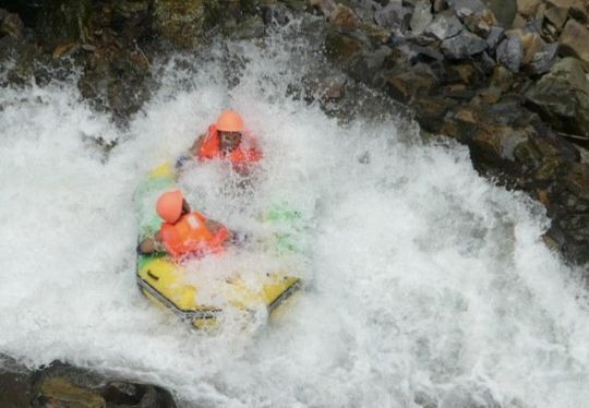 古龙峡漂流